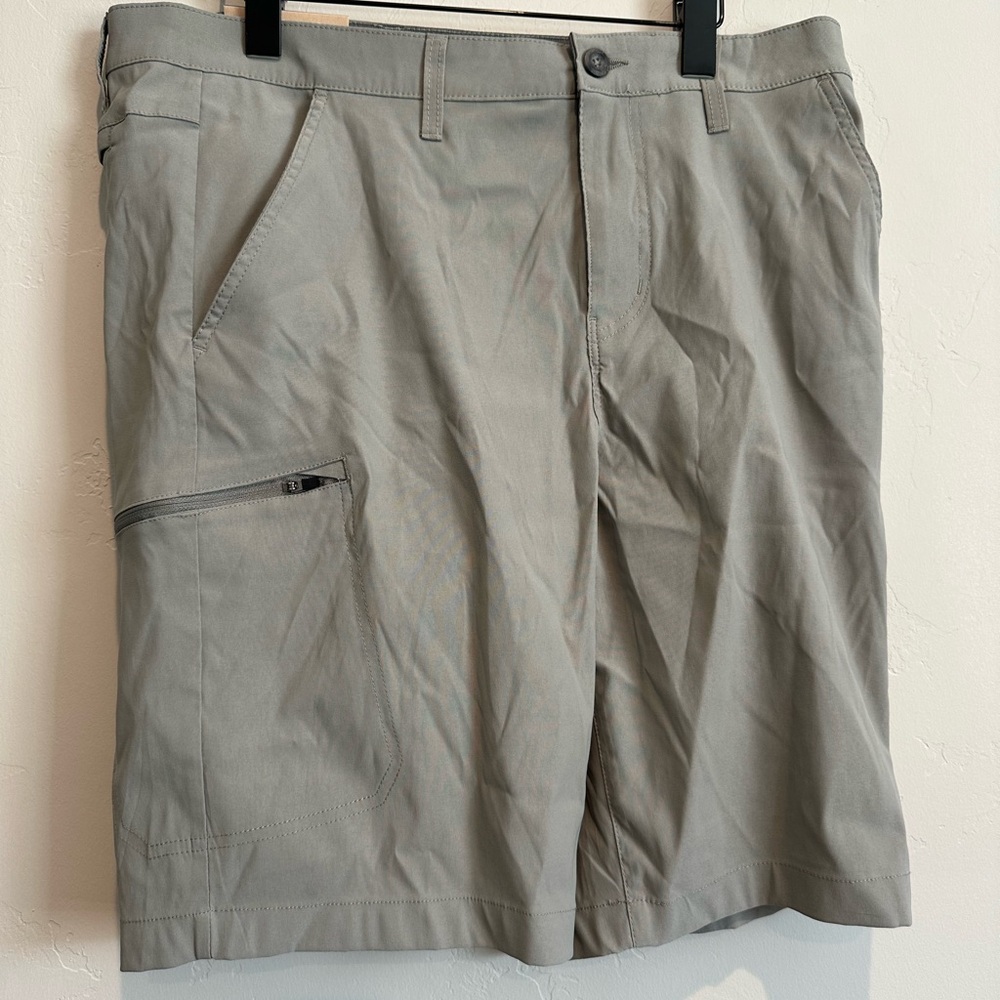 Weatherproof Gray Cargo Shorts Outdoor Style